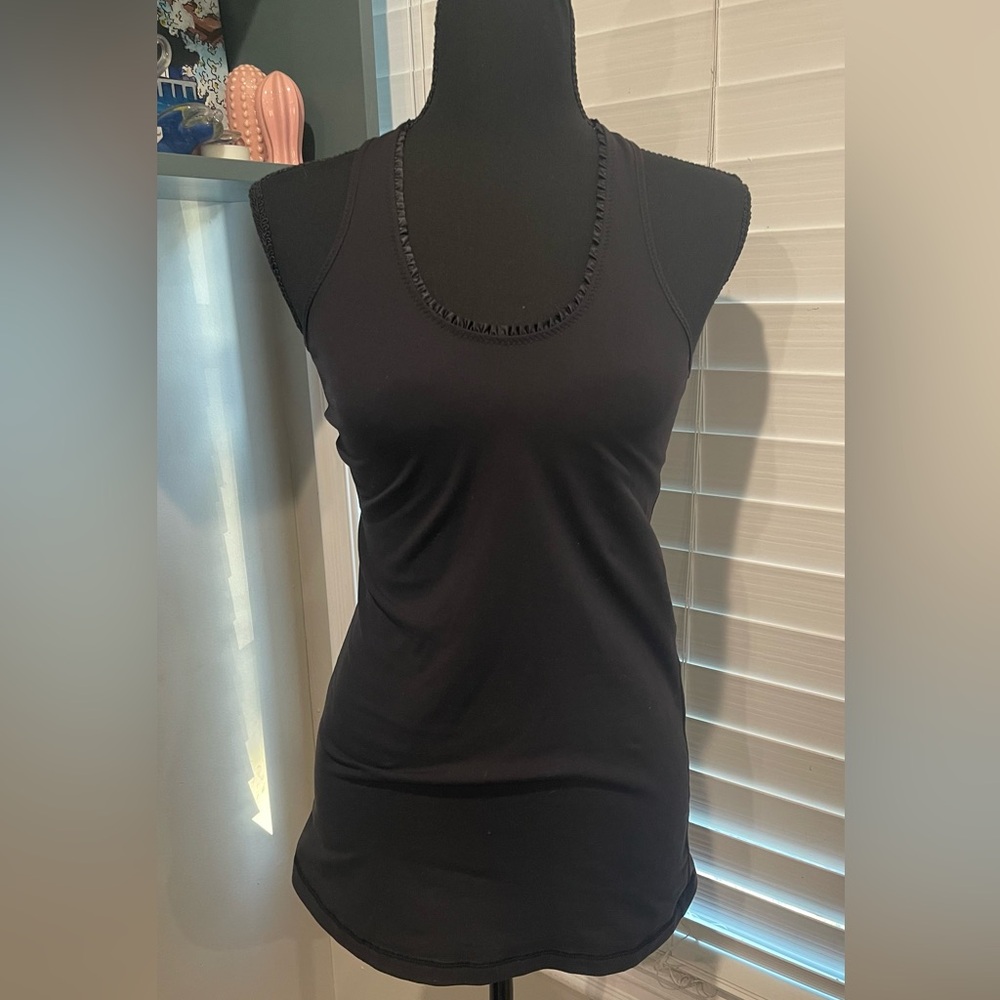 Lululemon Black ‎ Ruffle Trim Tank - Picture 4 of 7
